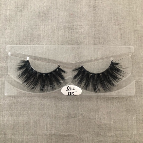 Lashes - Picture 4 of 5